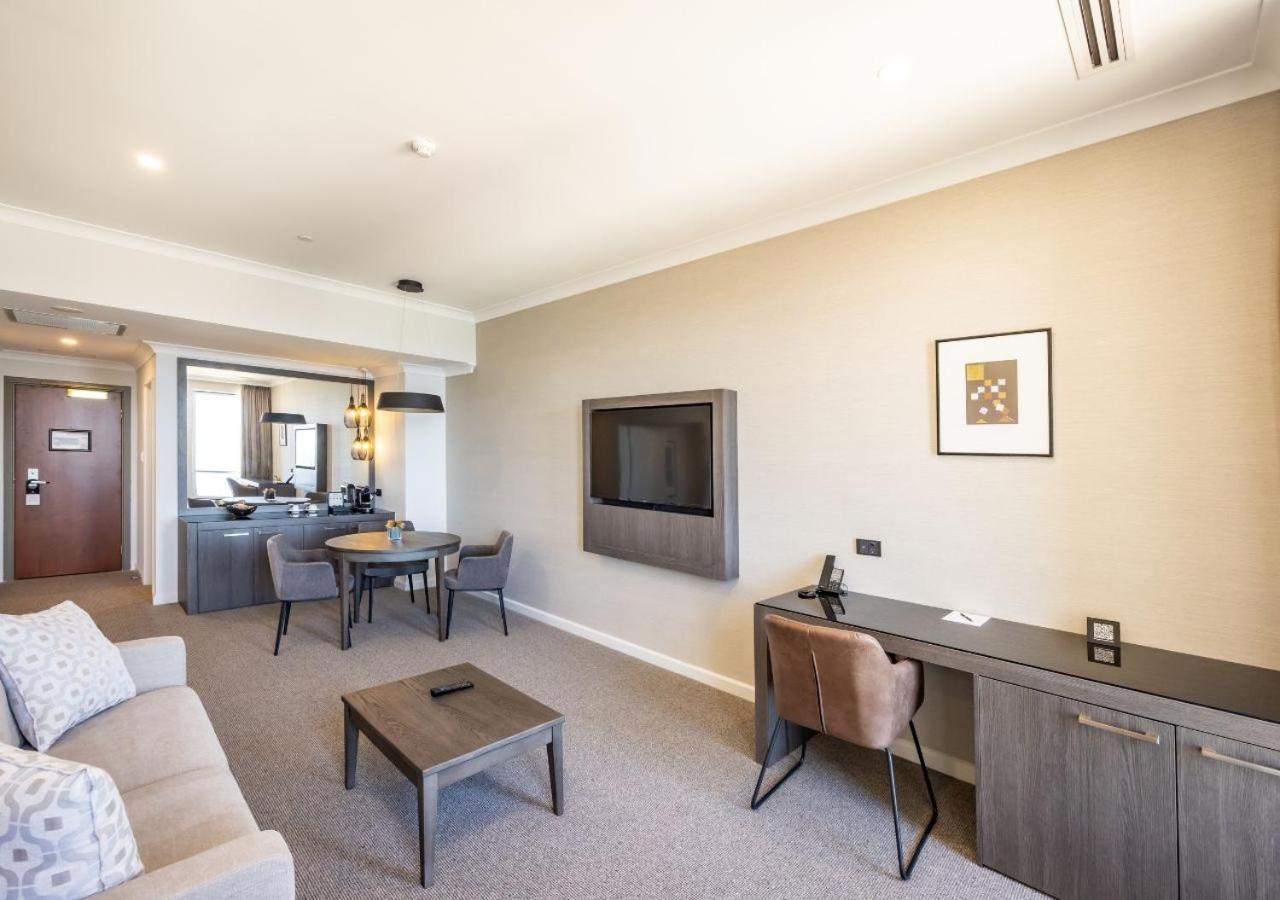 فندق دوكستون بيرث المظهر الخارجي الصورة A suite at the hotel
