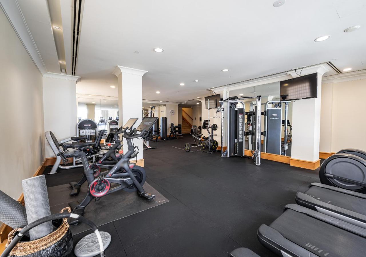 فندق دوكستون بيرث المظهر الخارجي الصورة The gym at the hotel